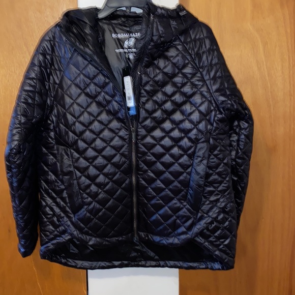 ♠️NWT BCBG MaxAzria  Feather Free Eco-Friendly Fill Light Jacket w/Hood - Picture 6 of 7